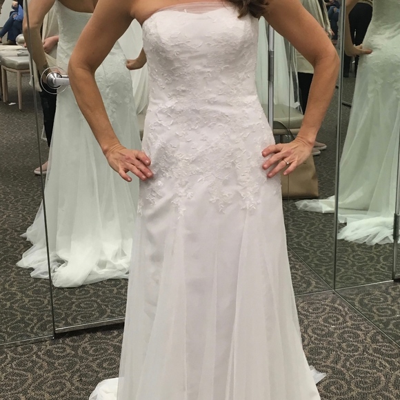 BRAND NEW Sz 6 Galina Strapless Wedding Dress